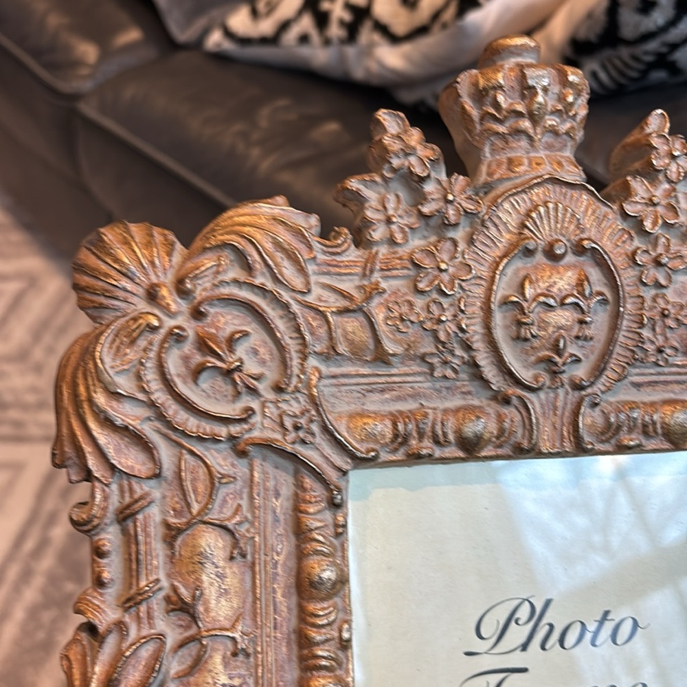 NWT Vintage Bombay company Gold ornate imperial Chunky Picture Frame 5 x 7 - Picture 8 of 8